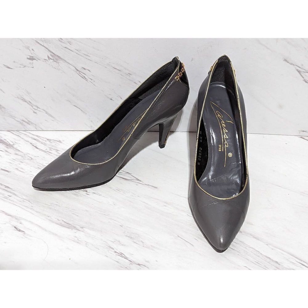 Caressa Women's Gray Leather Gold Chain Trim and Black 3"Heel Pump Size 6.5M